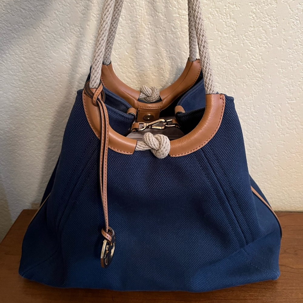 Michael Kors Isla Ring Summer Tote Handbag